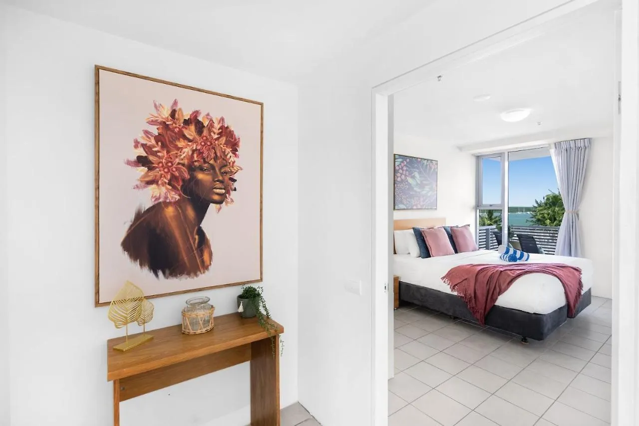 Belle Escapes Harbour Lights Waterfront Apartment 501-502 Cairns Austrália