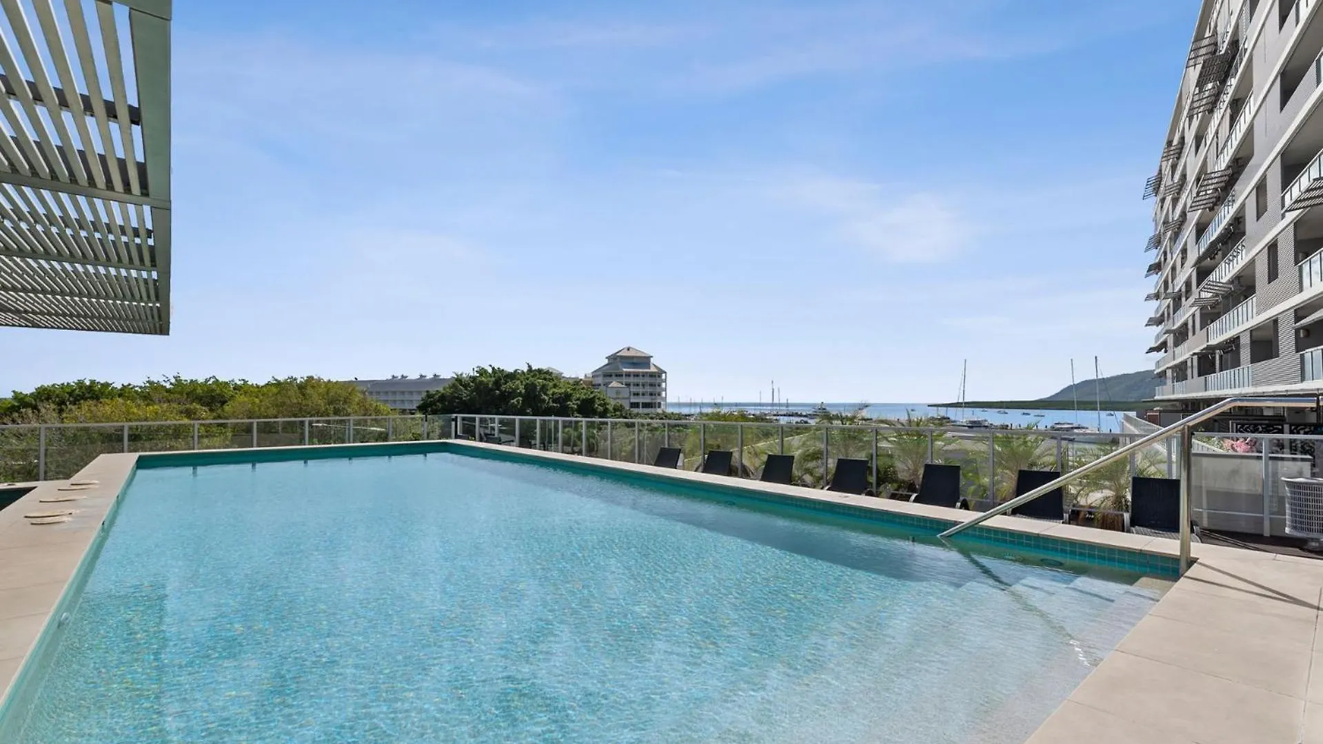 Belle Escapes Harbour Lights Waterfront Apartment 501-502 Cairns